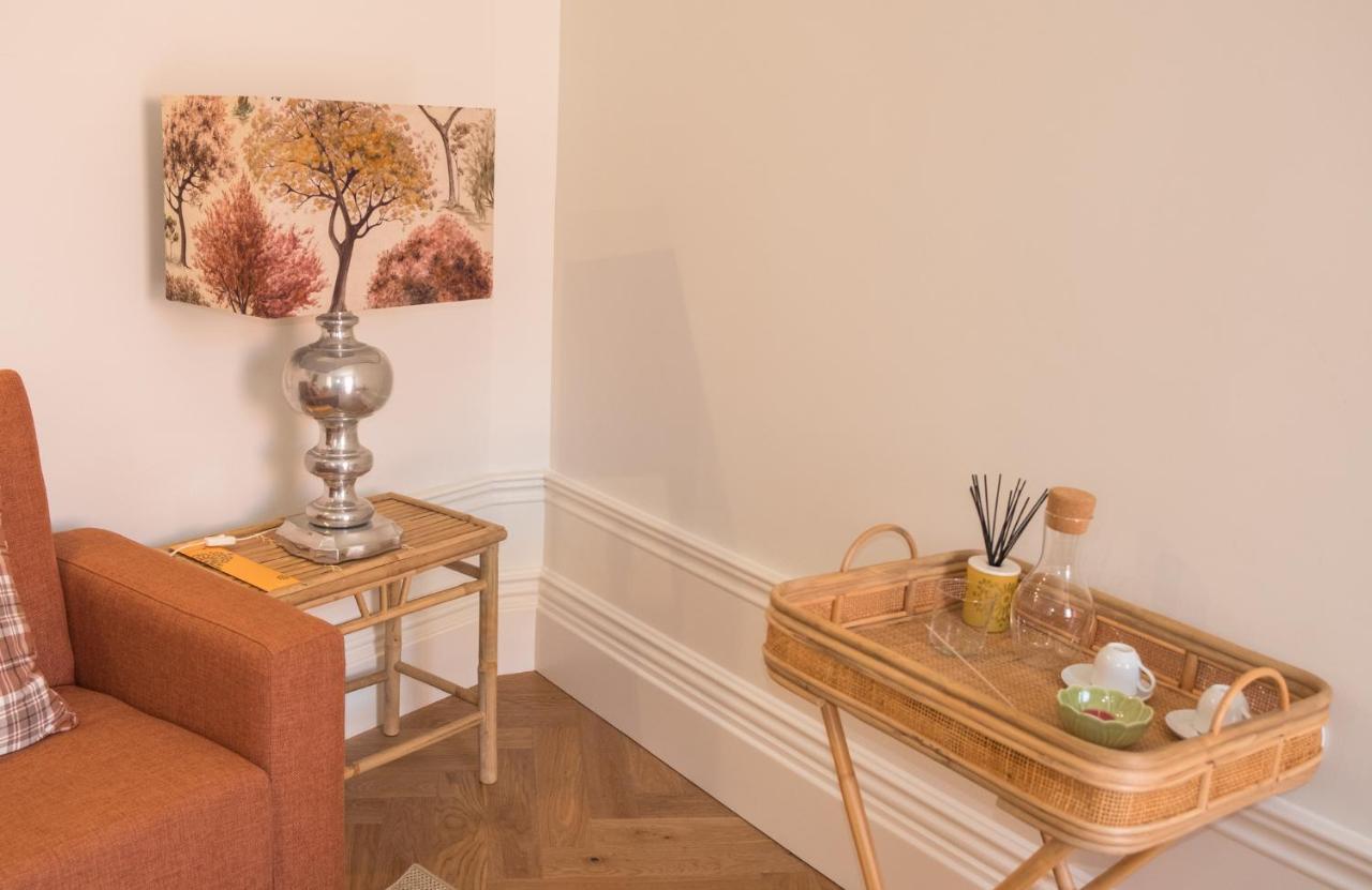 Boutique Rentals-flores Chic In Historical Center Apartment Porto